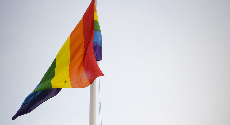 Ex-alunos de juiz que permitiu cura gay criticam posicionamento do docente